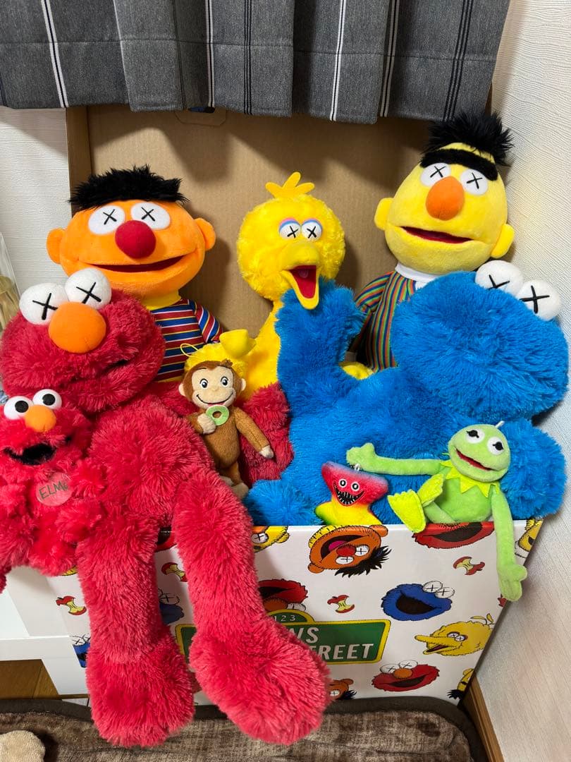 KAWSセサミストリートぬいぐるみ　最終値下げ！