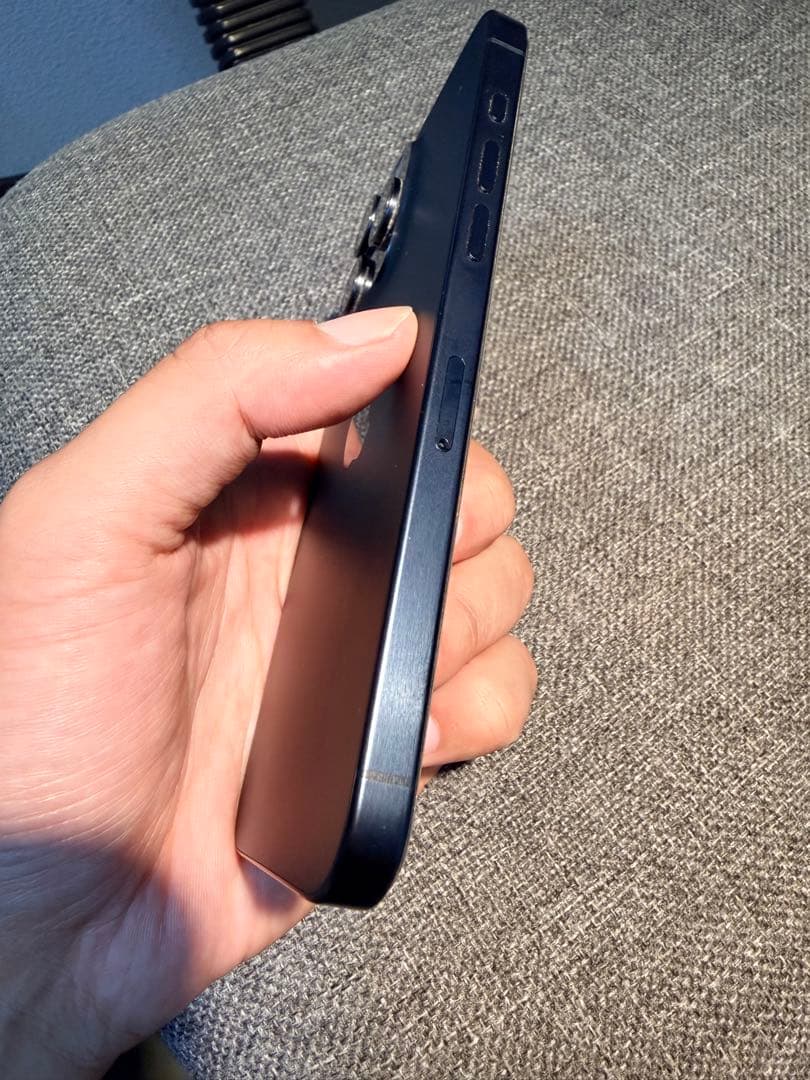 【美品】iPhone 15 Pro Max 256GB（バッテリー約85％）