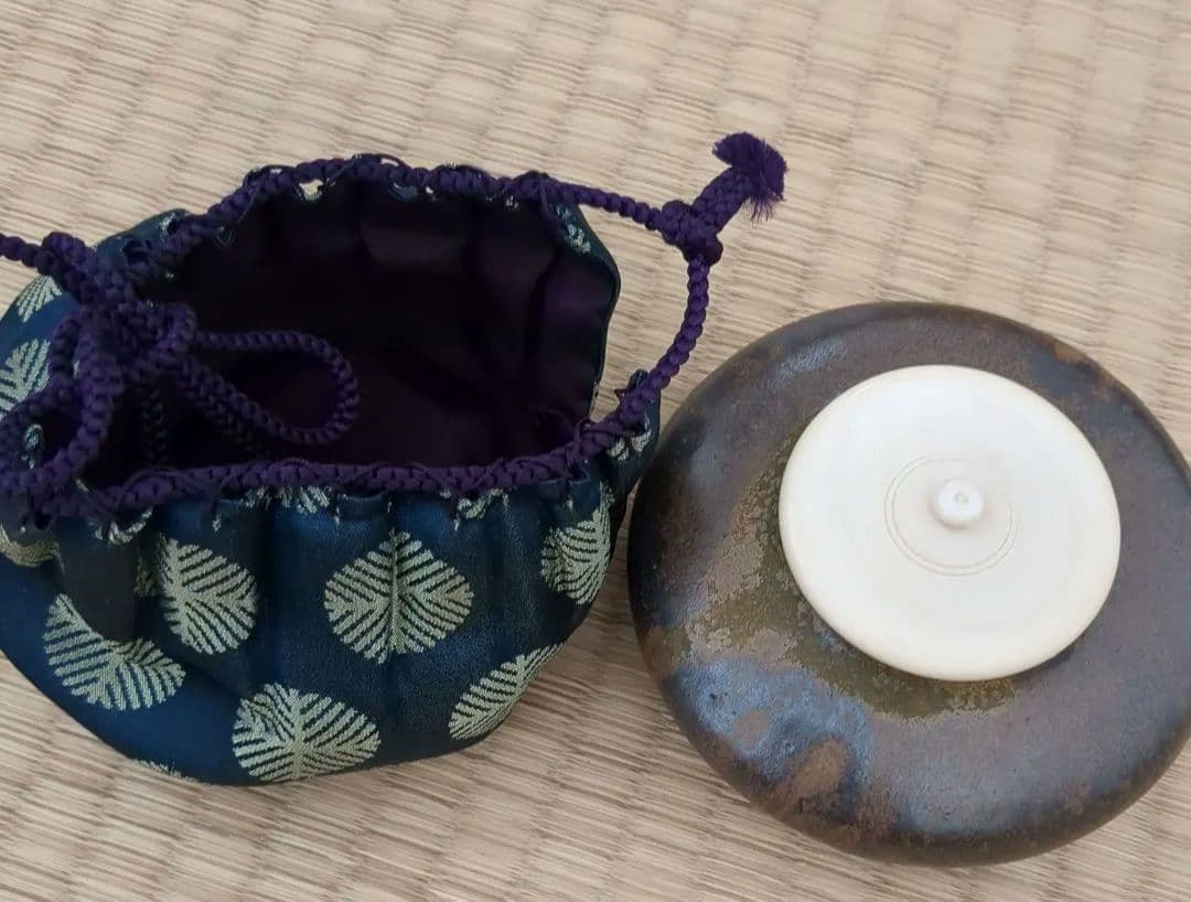 大海茶入 木二作 唐松緞子【茶入れ 茶道具】