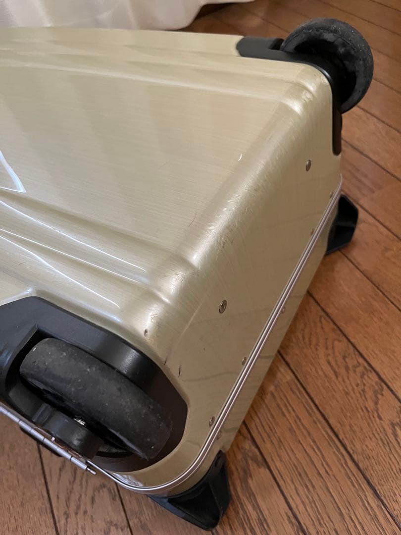 tocushino　ゼロハリ2輪　ポリカボネート　キャリーケース 中古品