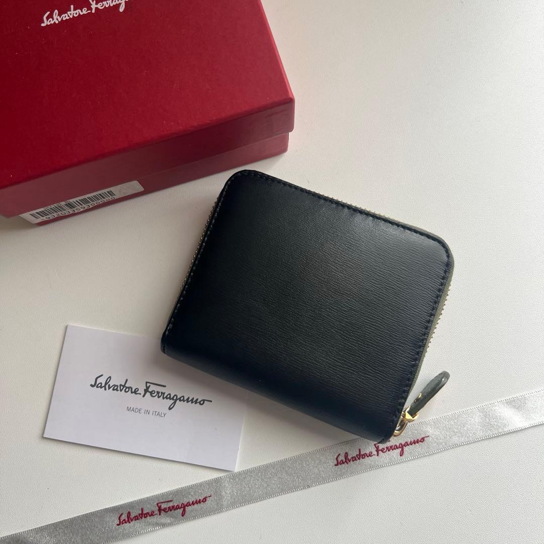 41 美品 Ferragamo サルバトーレフェラガモ ラウンドファスナー 財布