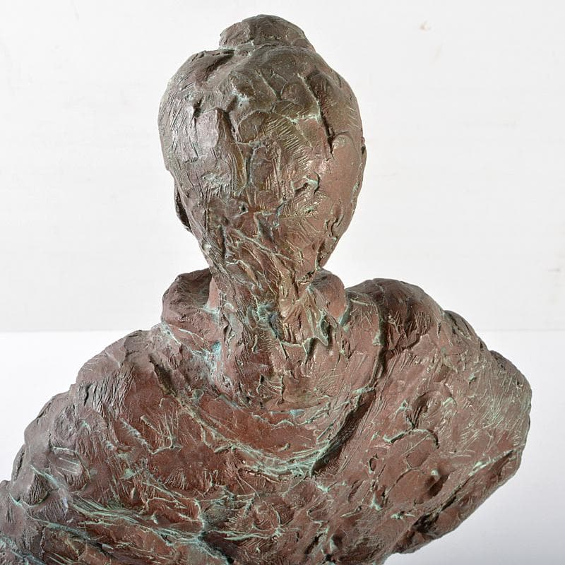 植木舜一作　ブロンズ像　女性像　大理石台　重さ約9.7kg　D　R5810B