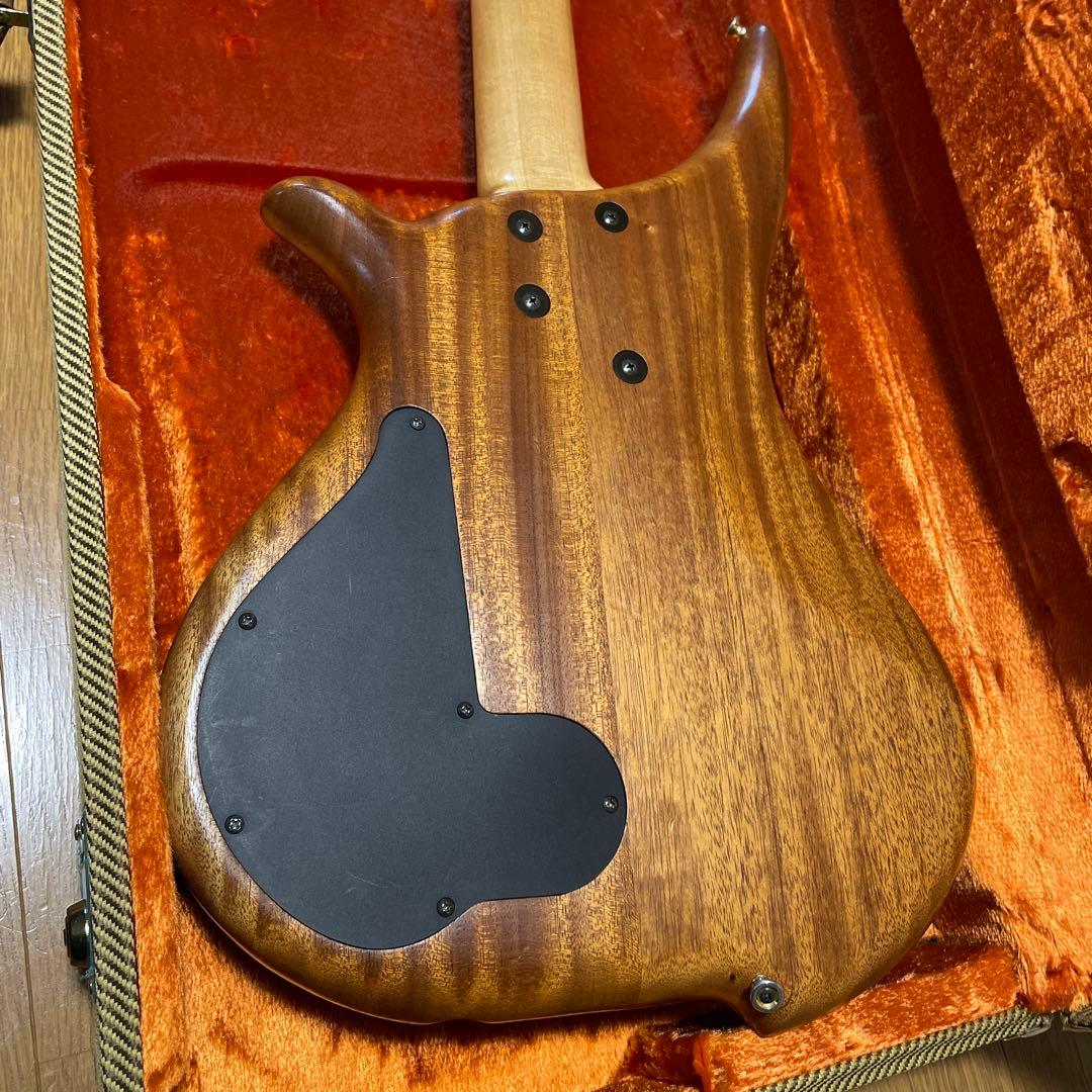 TUNE TWB4 エレキベース フレットレス　フェンダーハードケース付