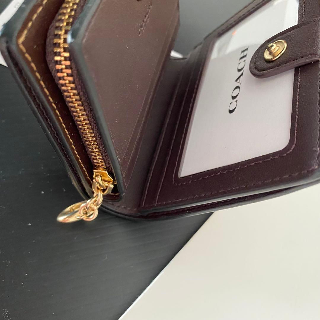 【新品】最新モデル COACH コーチ★折り財布 カーキ 星柄 スター