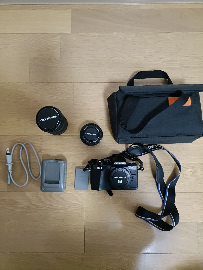 OLYMPUS OM-D E-M10MarkIIミラーレス一眼カメラ