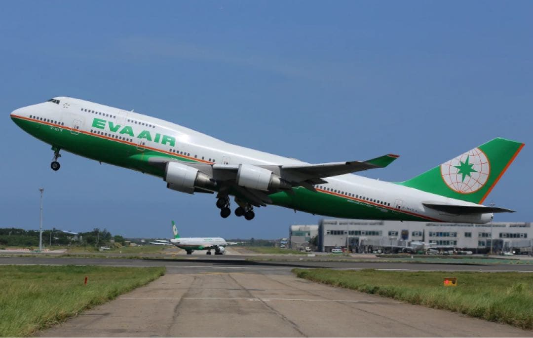 EVA航空 Aviationtag B747-400 ホワイトメインコンビ