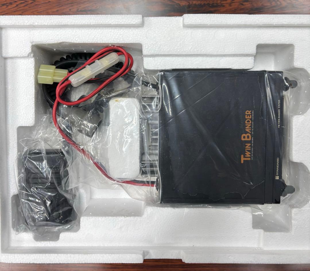 STANDARD 5700 FMモバイルトランシーバー