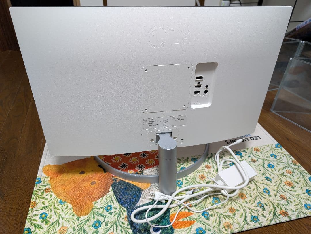 LG ディスプレイ 27UP600-W 27インチ / 4K / IPS非光沢