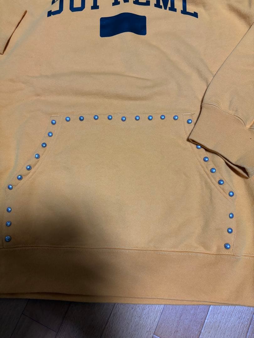 Supreme スタッズ付きイエローパーカー