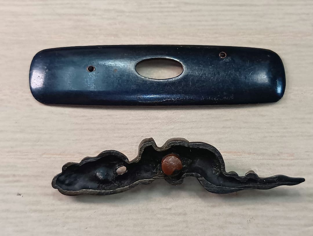 煙草入れ／波千鳥前金具