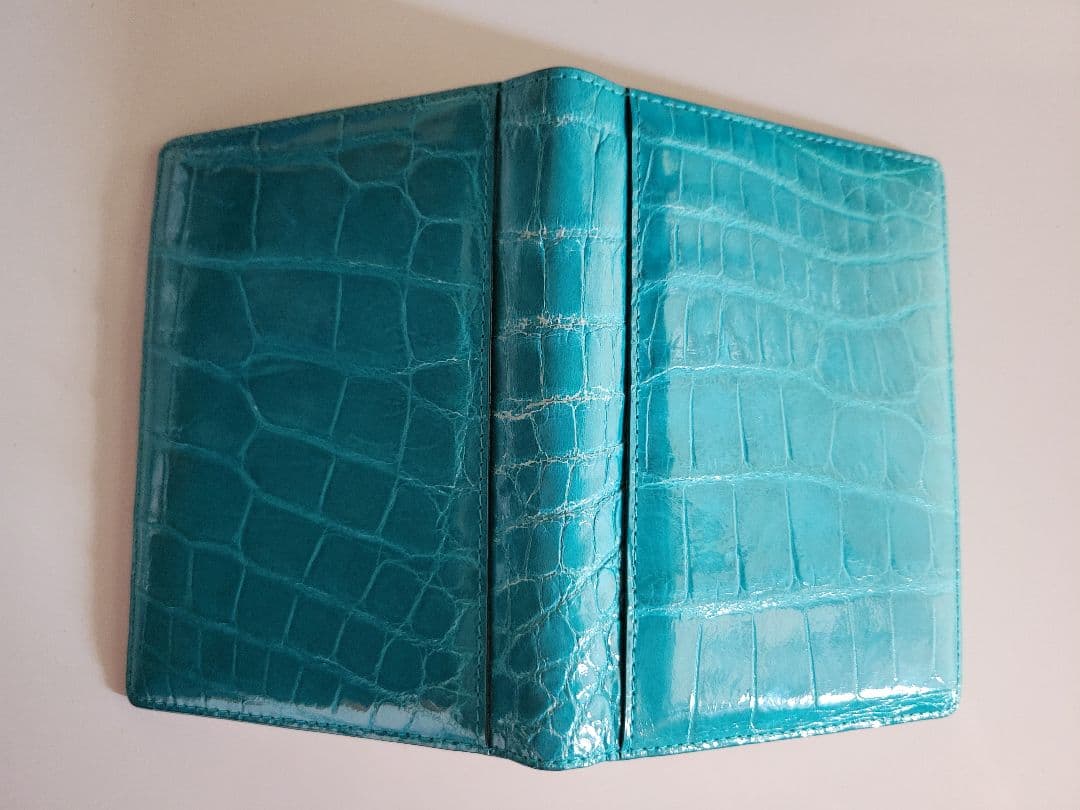 中古品 クロコダイル パスポートケース