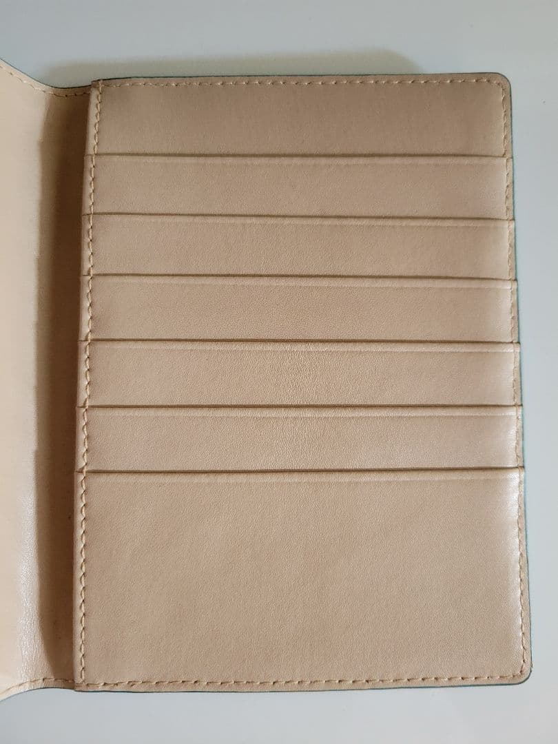 中古品 クロコダイル パスポートケース