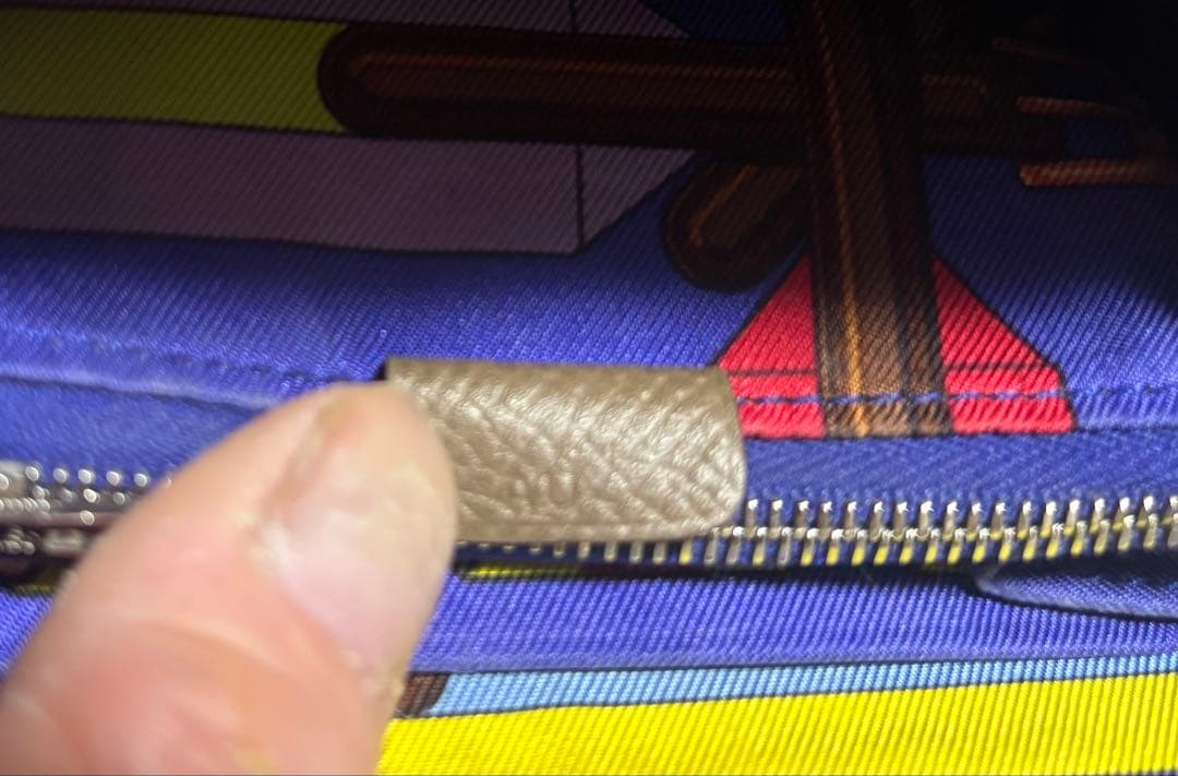 HERMES エルメス　シルクインコンパクト　エトゥープ