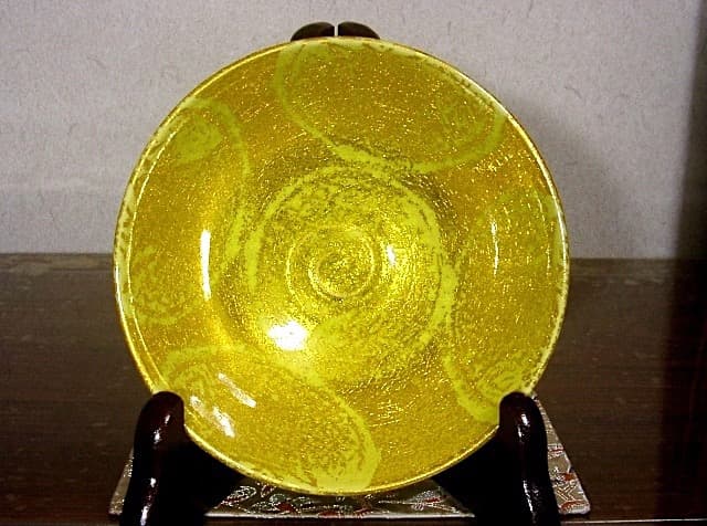 平戸　三河内焼　山玉泉 十四代福本弥次右衛門　茶碗　無傷　共箱　保証。