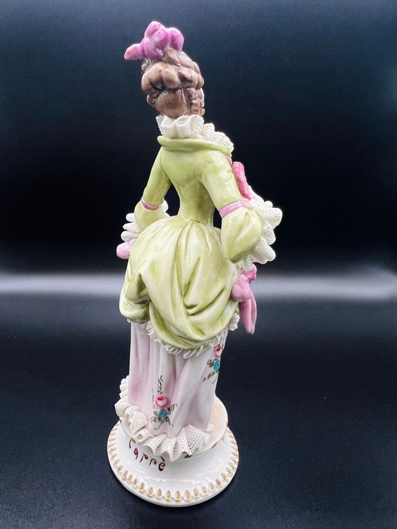 ビクトリアンスタイル 陶器製 女性像