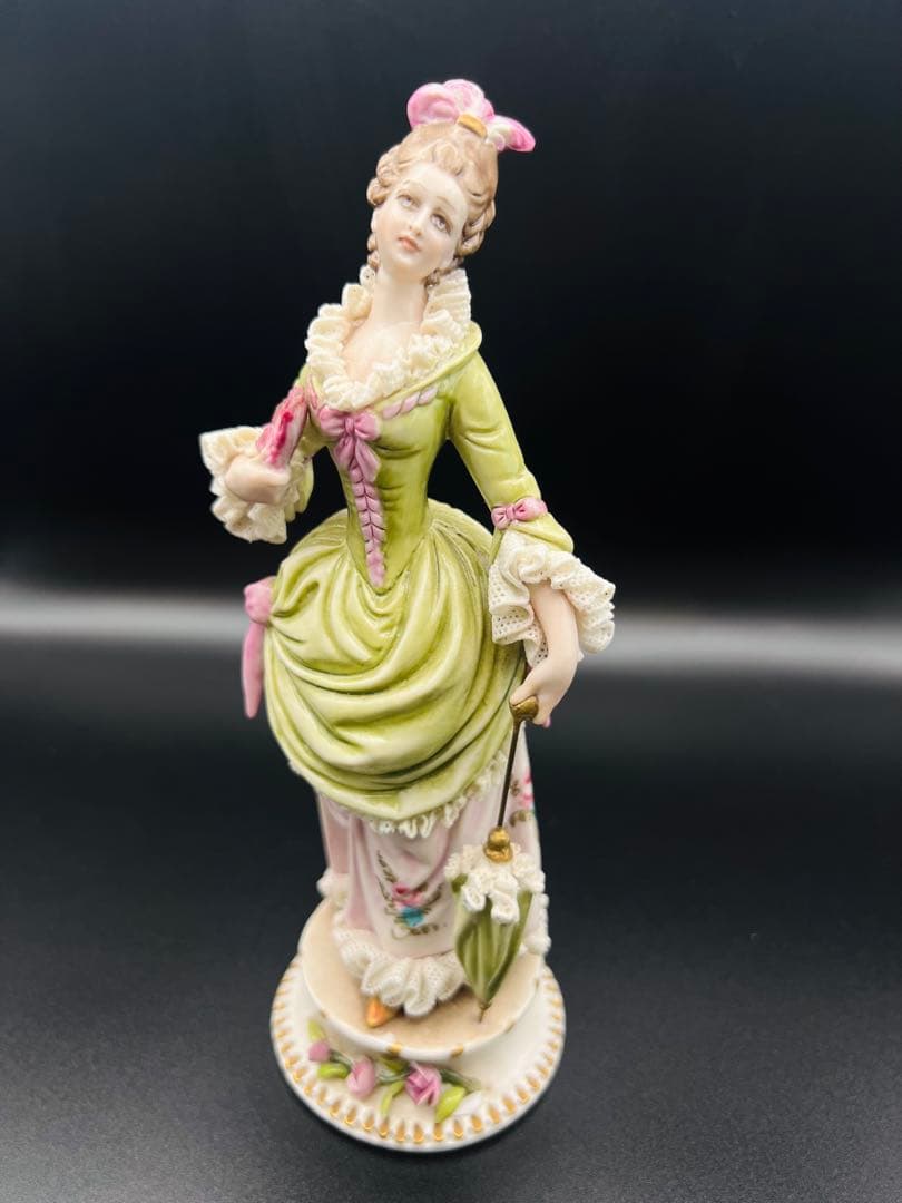 ビクトリアンスタイル 陶器製 女性像