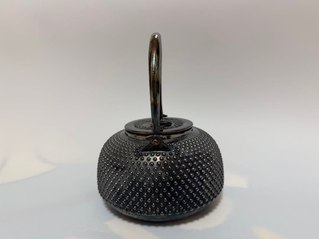 純銀製 釜形 霰打出 蕾摘 あられ 湯沸 口打出 銀瓶 煎茶道具