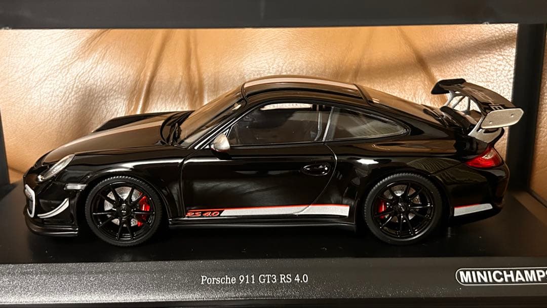 ポルシェ911 GT3 RS4.0 1/18 ミニチャンプス