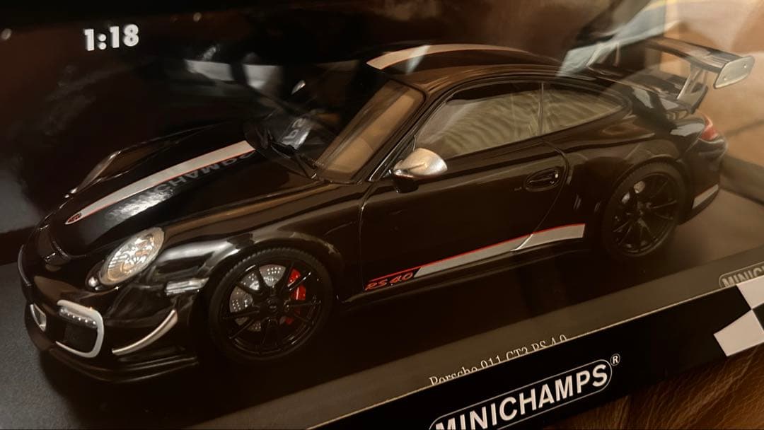 ポルシェ911 GT3 RS4.0 1/18 ミニチャンプス