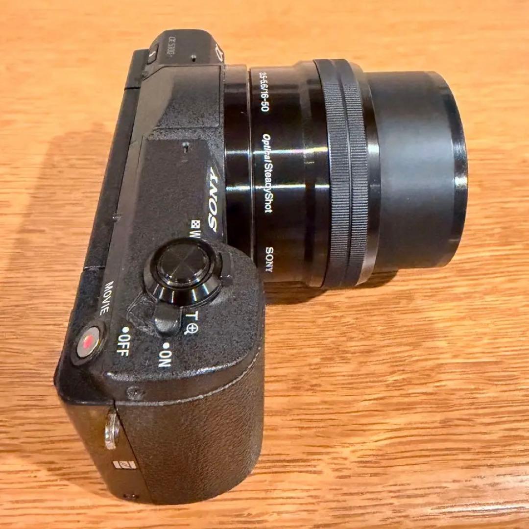 SONY α5100 ミラーレス一眼（Wi-Fi搭載）　ケース付き