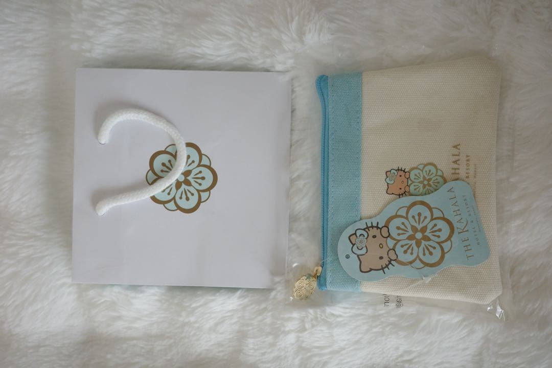 【ハワイ限定】THE KAHALA &ハローキティコラボポーチ