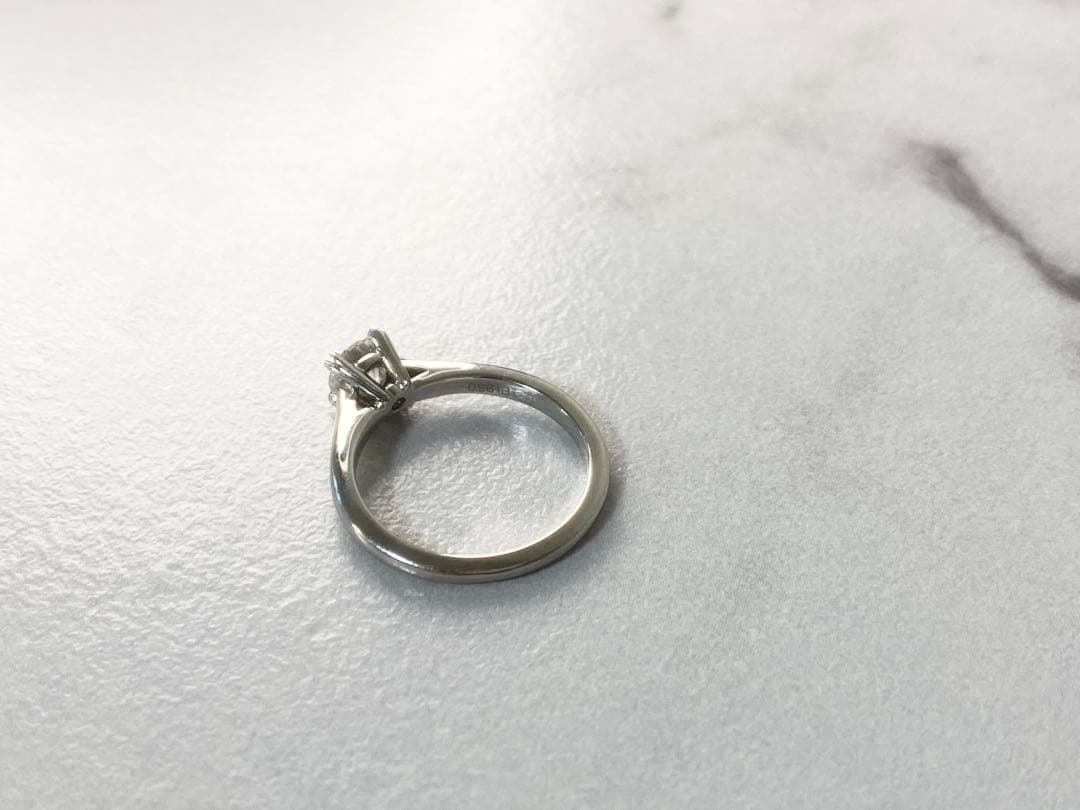 【HARRY WINSTON】ハリーウィンストン婚約指輪