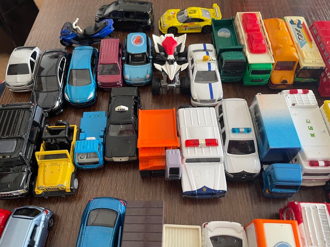 トミカミニカー50台超セットまとめ売り♪