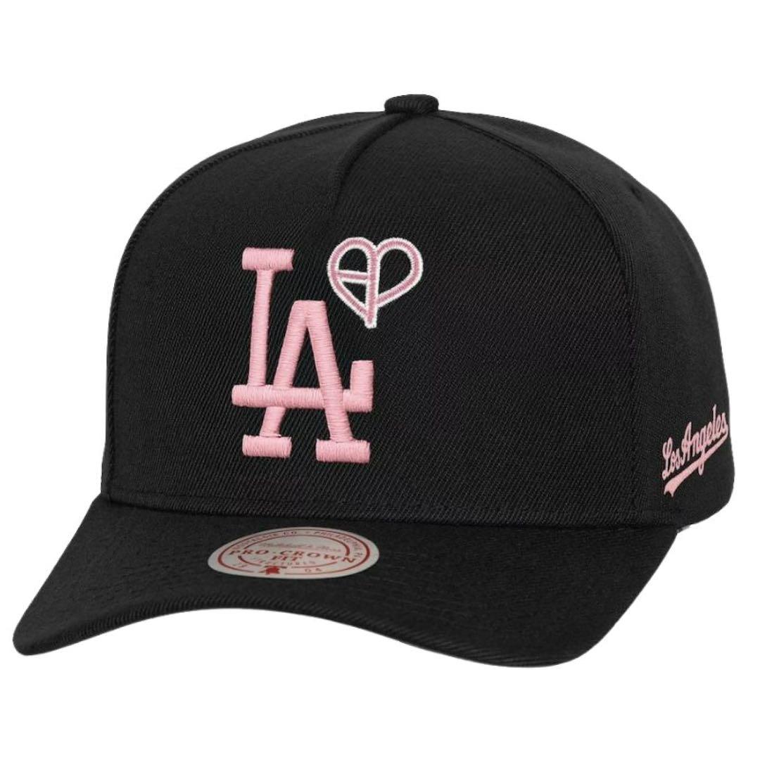 BLACK PINK LISA 着 ロサンゼルス ドジャース コラボ キャップ