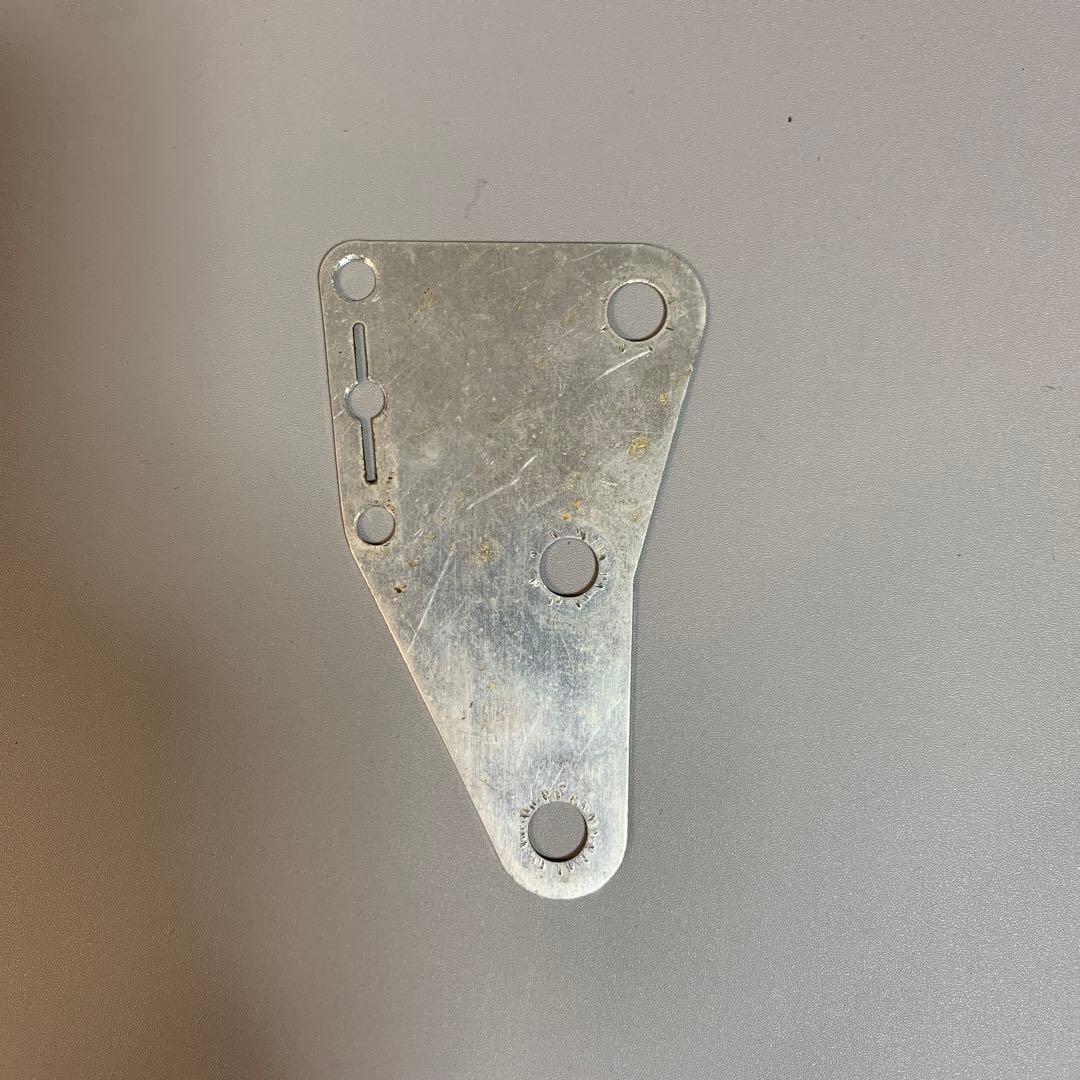 ビンテージフェンダーストラトキャスター　50年代シールドプレート(改造跡あり)