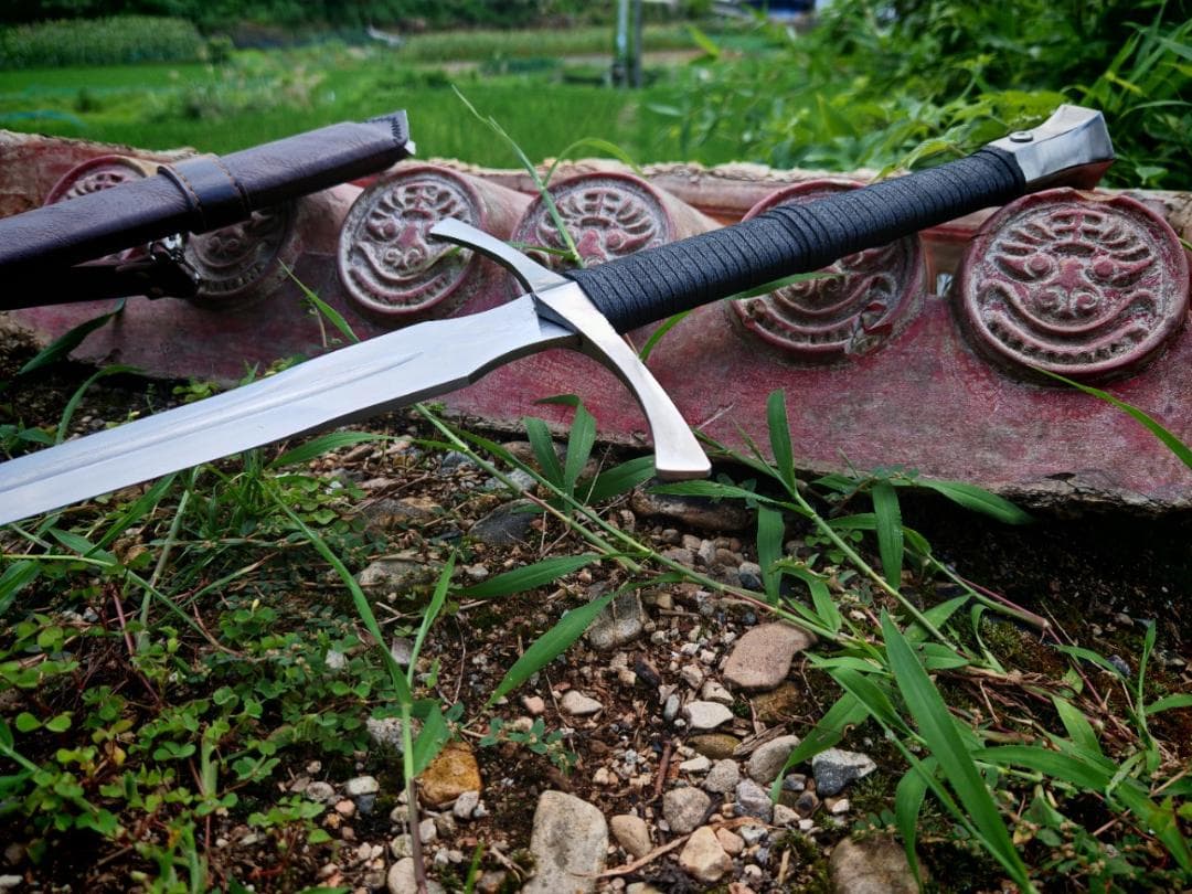 西洋剣両手剣騎士剣 日本刀 模造刀 居合刀 武士道 武蔵 鑑賞用 手鍛造打