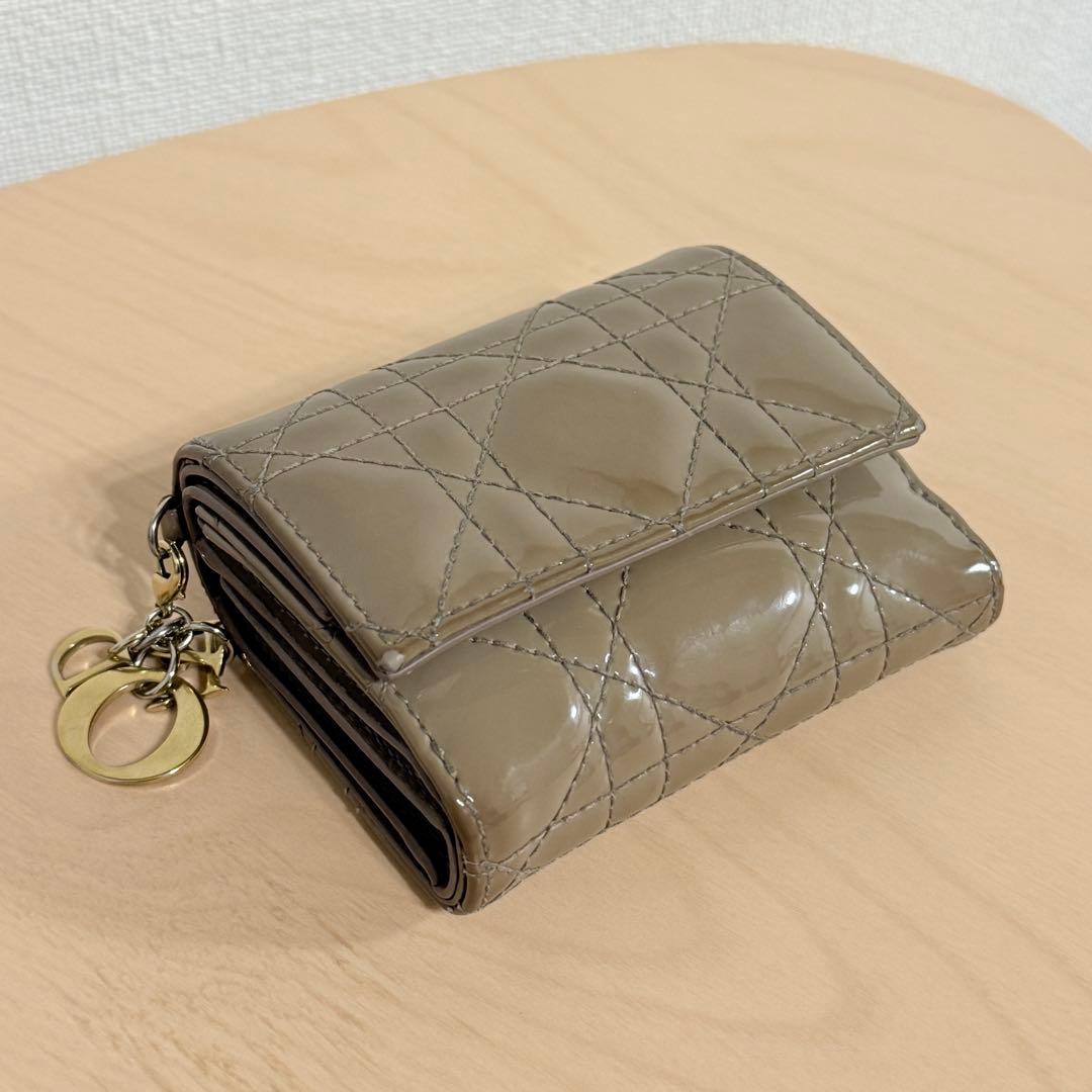 Lady Dior Lotus ウォレット　パテントカーフスキン／三つ折り財布