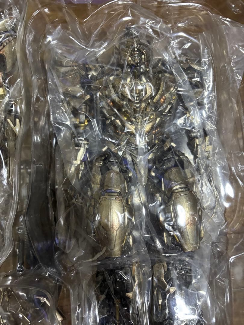 threezero トランスフォーマー　/ リベンジ DLX メガトロン