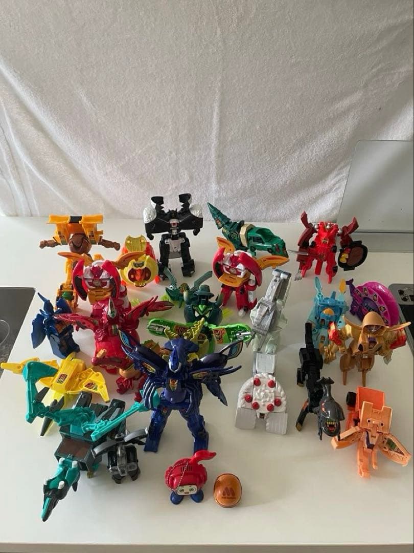 ユニトロボーン25体+ ウタゾー+モスバーガーおまけ