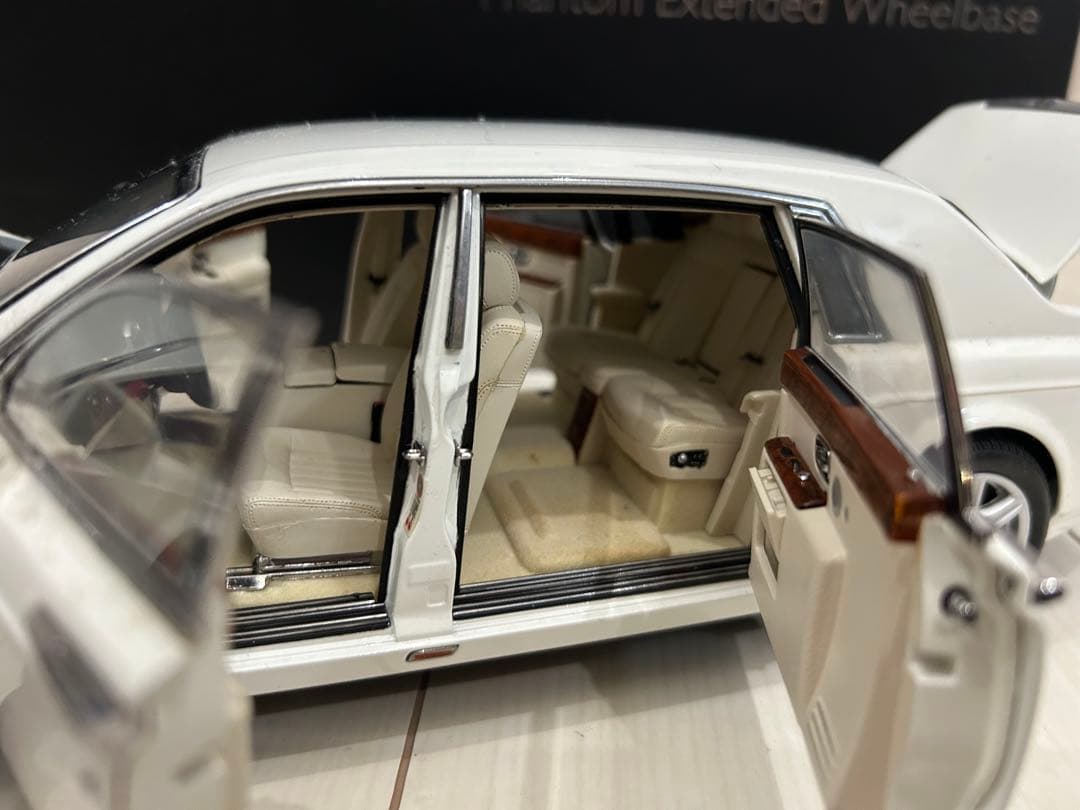 特価 1/18 ロールスロイス ファントム Extended Wheelbase
