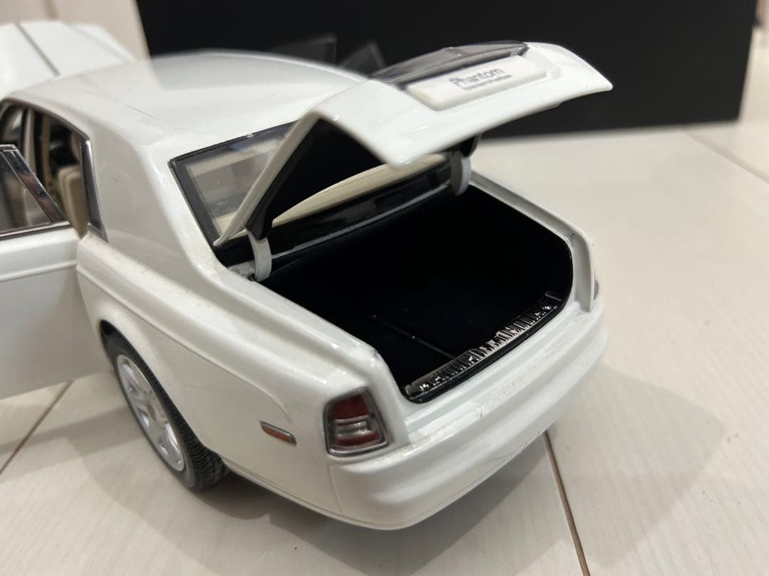 特価 1/18 ロールスロイス ファントム Extended Wheelbase