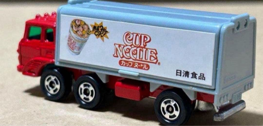 日本製 トミカ ふそう ウイングルーフトラック カップヌードル