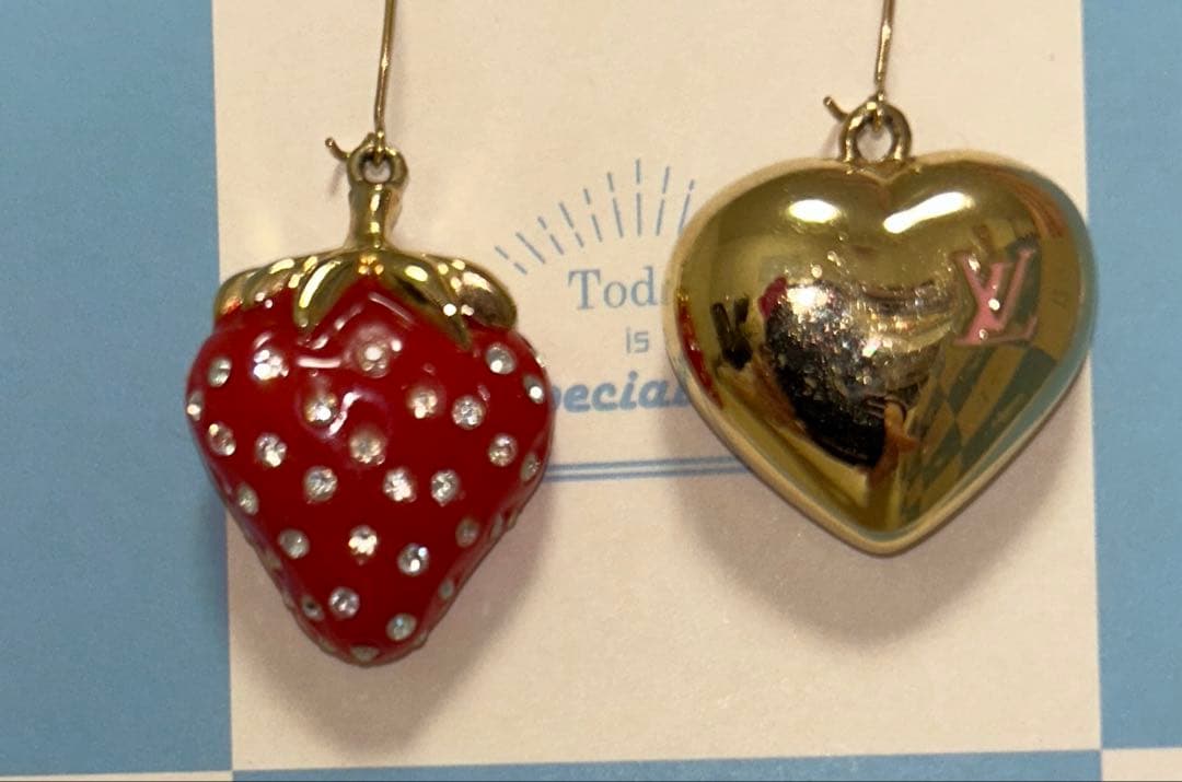 LV ルイヴィトン ピアス イチゴ&ハート ブークル ドレイユ フレーズ