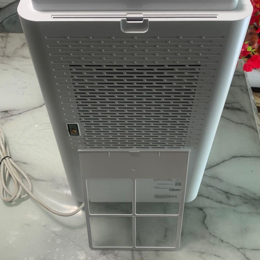 2025年美品■IRIS OHYAMAコンパクトクーラー ICA-0302G-W