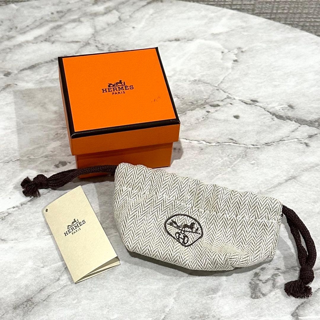 未使用　HERMES　エルメス　Hスマイル　ブローチ