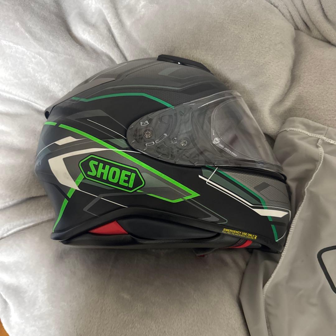 SHOEI フルフェイスヘルメット　Z8 ブラック/グリーン　(カプリッチョ)