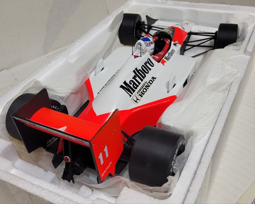 ミニチャンプス　1/12 マクラーレン MP4/4