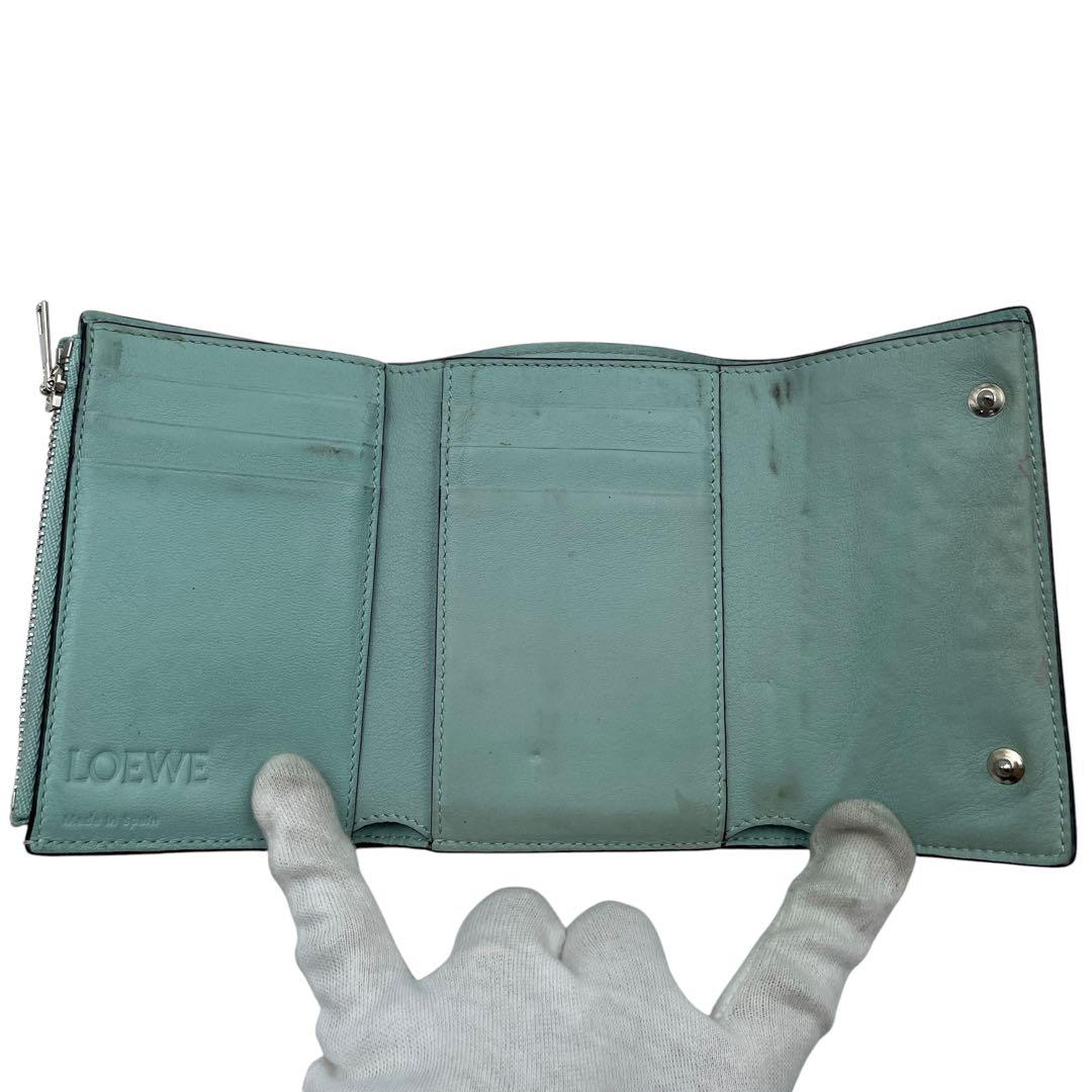 【微美品】LOEWE ロエベ　折り財布　アナグラム　総柄　水色　レザー