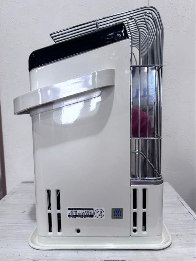 【美品】Iwatani カセットガスストーブ デカ暖 ホワイト 2020年製