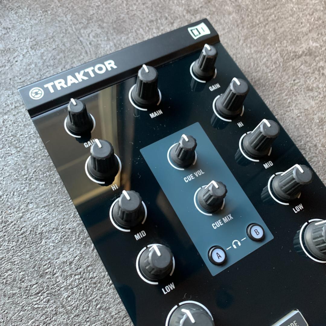 TRAKTOR KONTROL Z1 & 純正専用ケース