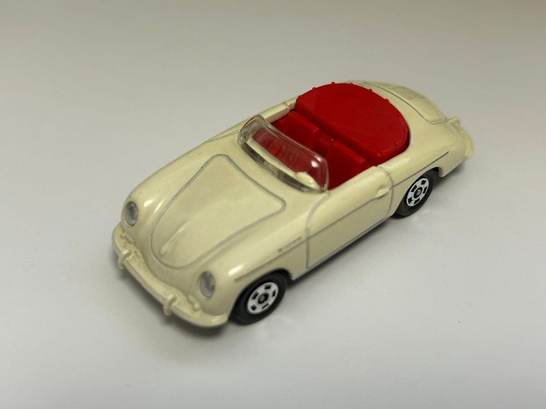 122.トミカF-9-3 ポルシェ356