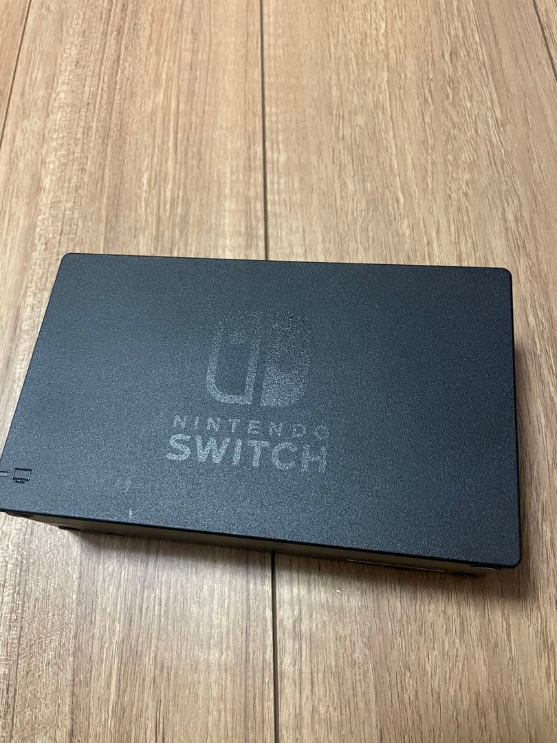 Nintendo Switch 本体　レッド　ネオンパープル