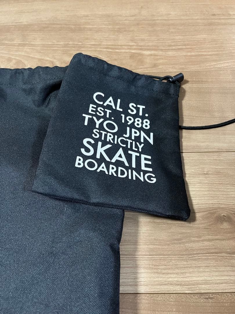 【中古品】スケートボード　コンプリート　（ヘルメット&収納ケース付き）