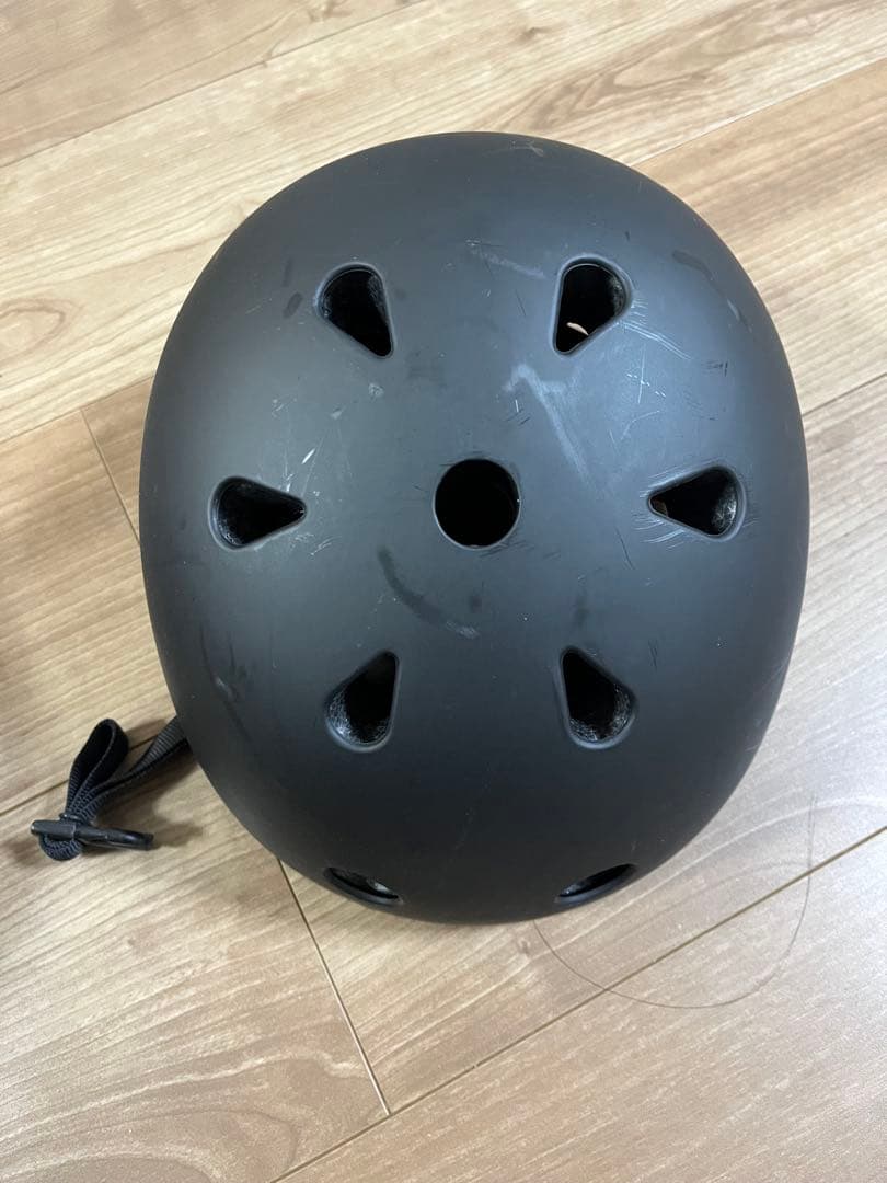 【中古品】スケートボード　コンプリート　（ヘルメット&収納ケース付き）