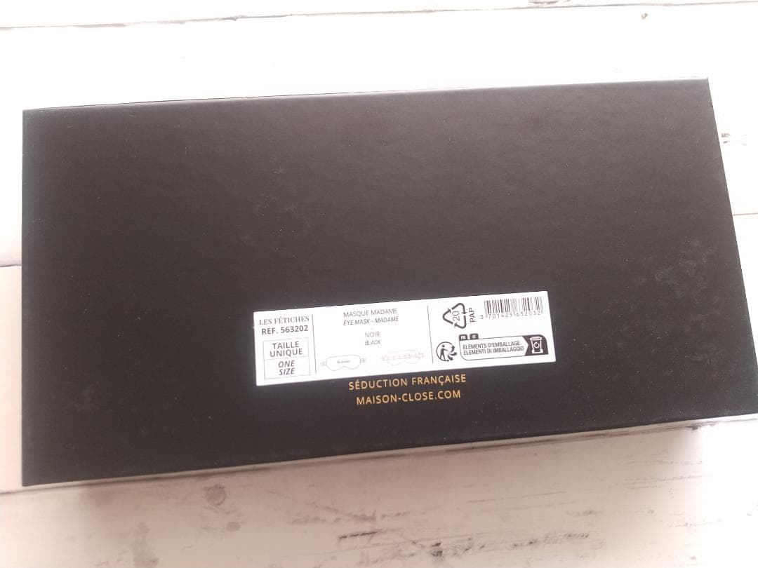 《Maison Close》メゾンクローズ　シルクの上質なアイマスク