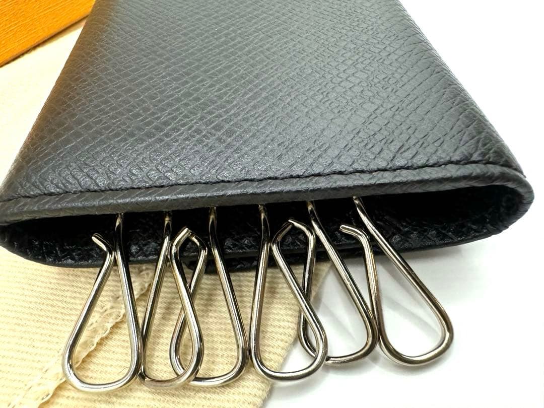 新品未使用　ルイヴィトン　タイガ　ミュルティクレ　6連　レザー　キーケース　黒